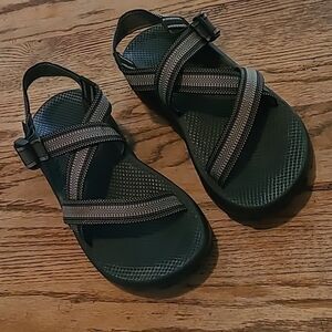 Vibram sz 10M mens strapped sandles